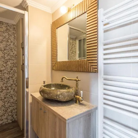 Apartment Seaview For 2 In Palaio Faliro Athens